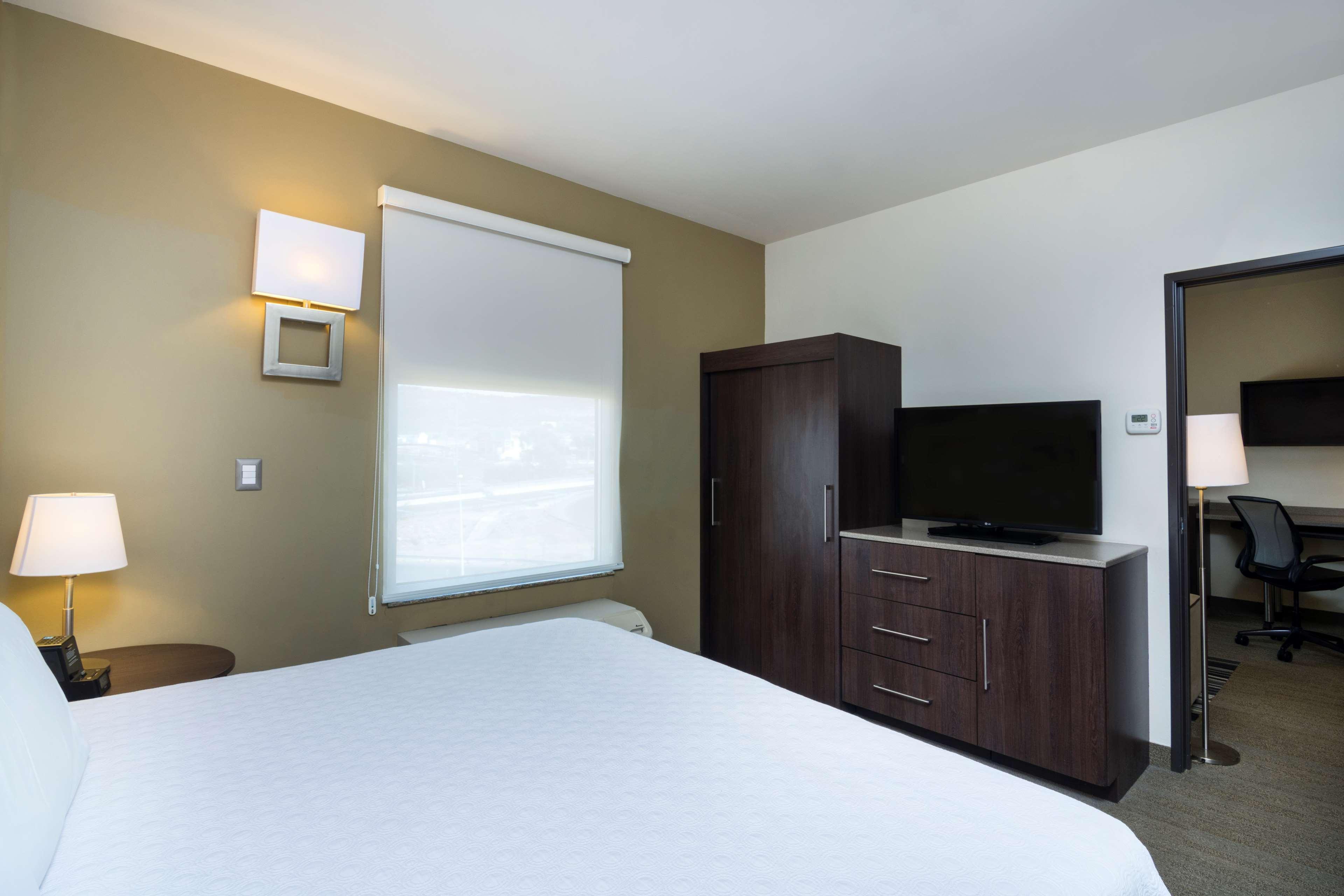 Homewood Suites By Hilton Queretaro Exterior photo